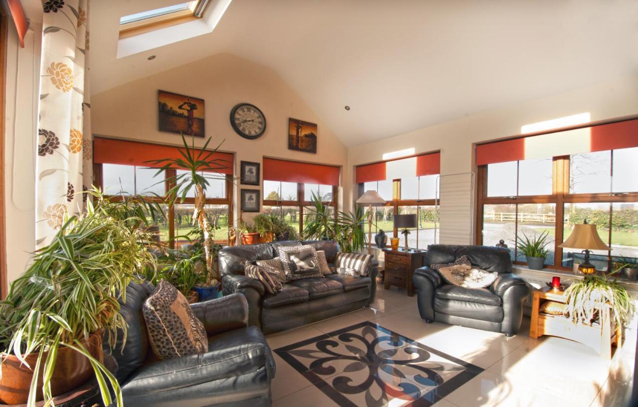 Knockalla Luxury Property With Hot Tub Suitable For Families Portadown Eksteriør billede